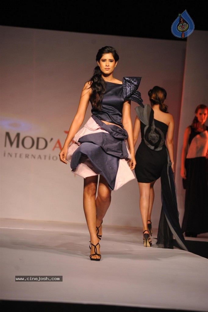 ModArt International Annual Graduating Fashion Show - 111 / 137 photos