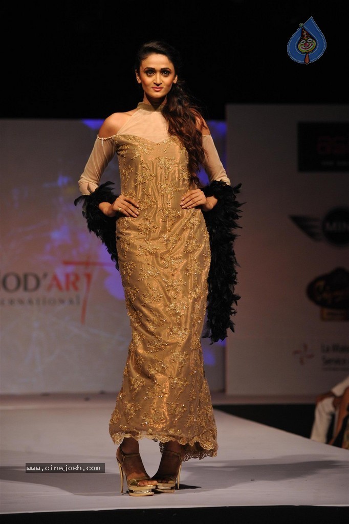 ModArt International Annual Graduating Fashion Show - 115 / 137 photos