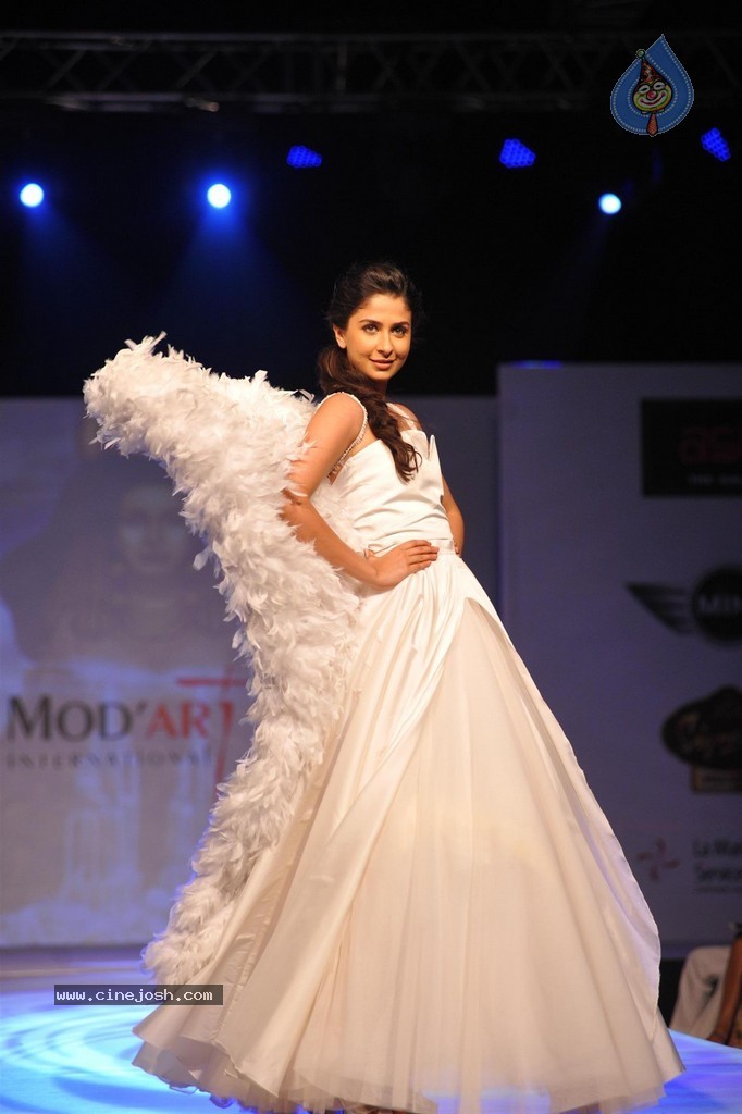 ModArt International Annual Graduating Fashion Show - 116 / 137 photos