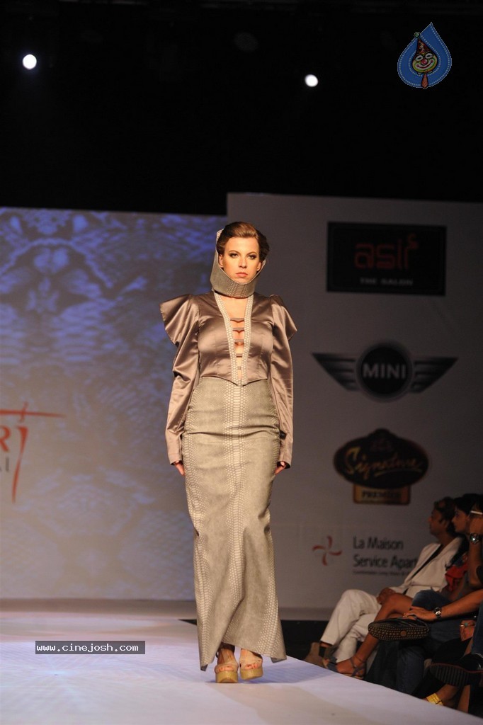 ModArt International Annual Graduating Fashion Show - 119 / 137 photos