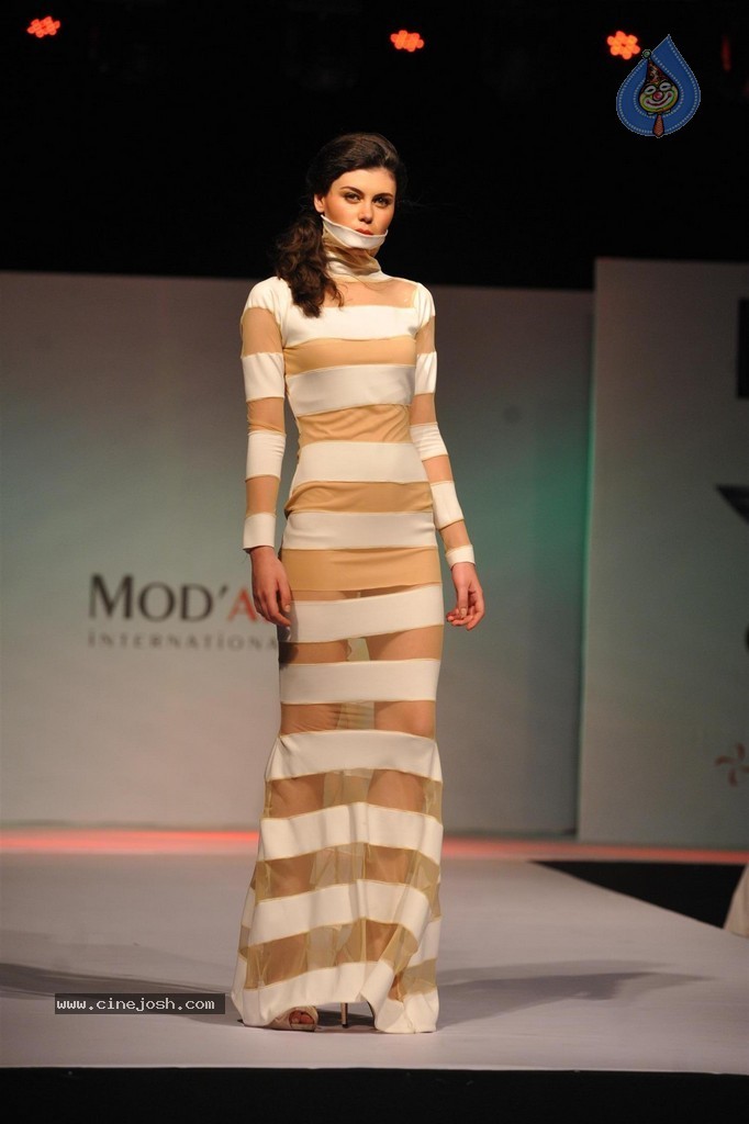 ModArt International Annual Graduating Fashion Show - 126 / 137 photos