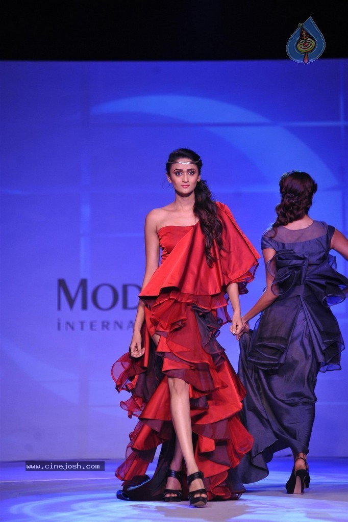 ModArt International Annual Graduating Fashion Show - 135 / 137 photos