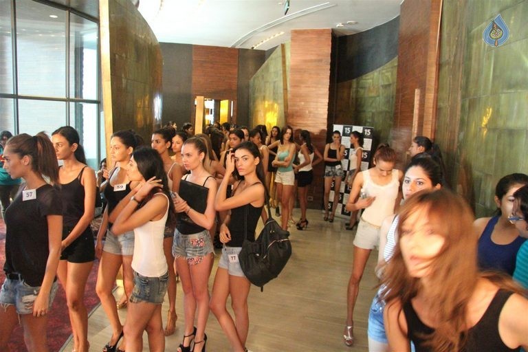 Model Auditions for LFW Winter Festive 2015 - 22 / 60 photos