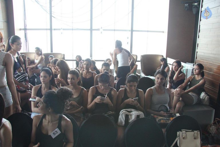 Model Auditions for LFW Winter Festive 2015 - 29 / 60 photos