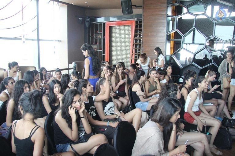 Model Auditions for LFW Winter Festive 2015 - 38 / 60 photos