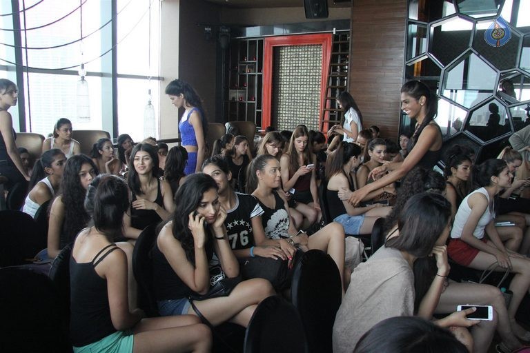 Model Auditions for LFW Winter Festive 2015 - 47 / 60 photos