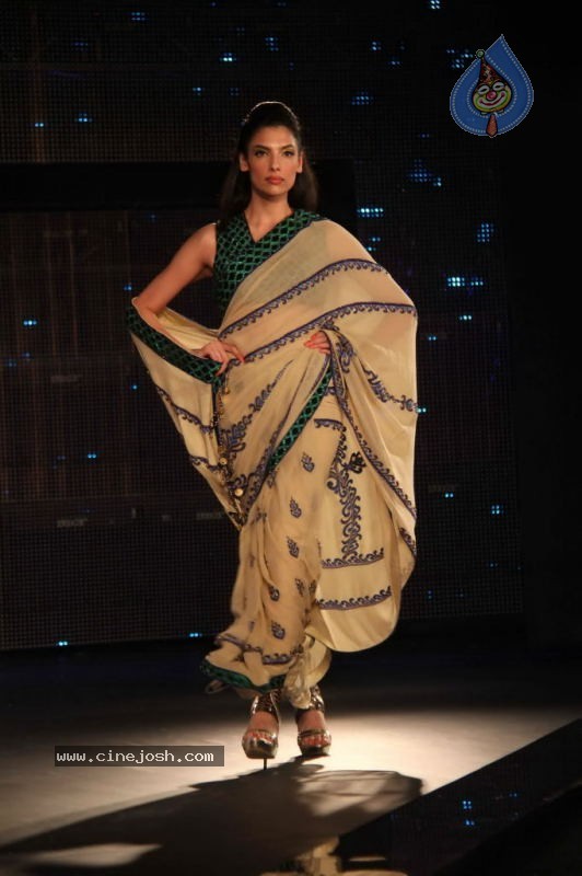 Models at Blenders Pride Fashion Show - 7 / 44 photos