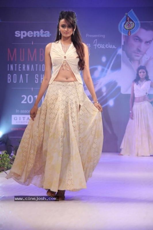 Models at Mumbai International Boat Show - 22 / 72 photos