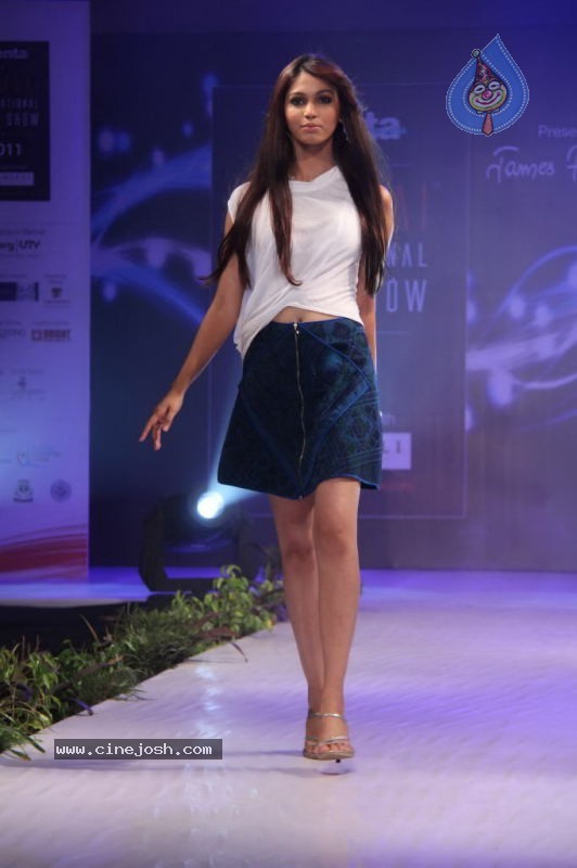 Models at Mumbai International Boat Show - 66 / 72 photos