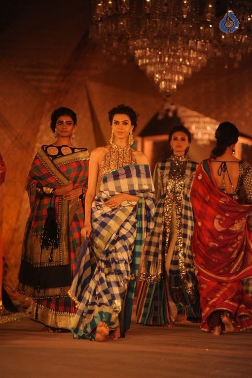 Models Walk the Ramp at Sahachari Foundation Event - 21 / 42 photos