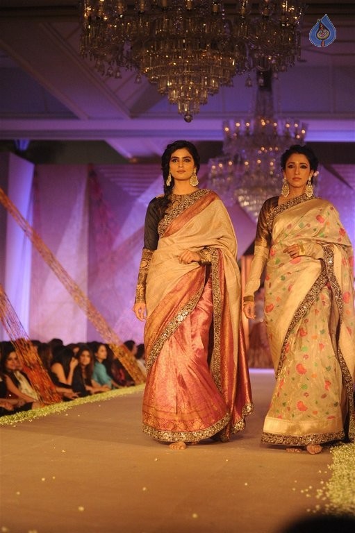 Models Walk the Ramp at Sahachari Foundation Event - 22 / 42 photos