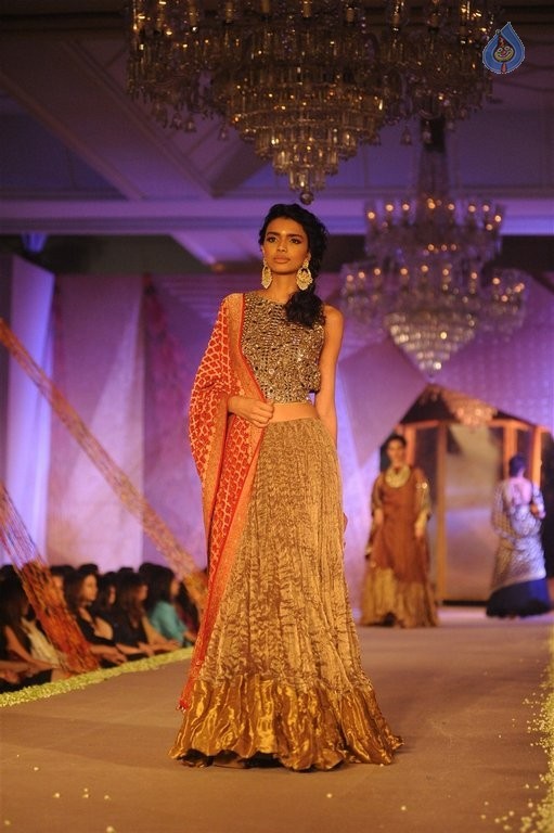 Models Walk the Ramp at Sahachari Foundation Event - 28 / 42 photos