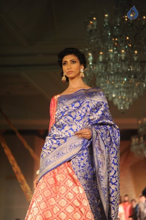 Models Walk the Ramp at Sahachari Foundation Event - 36 / 42 photos