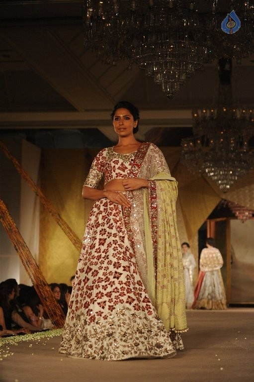 Models Walk the Ramp at Sahachari Foundation Event - 38 / 42 photos