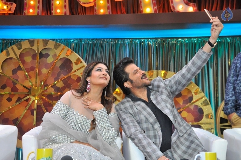 Mubarakan Team at Sabse Bada Kalakar Show - 15 / 27 photos