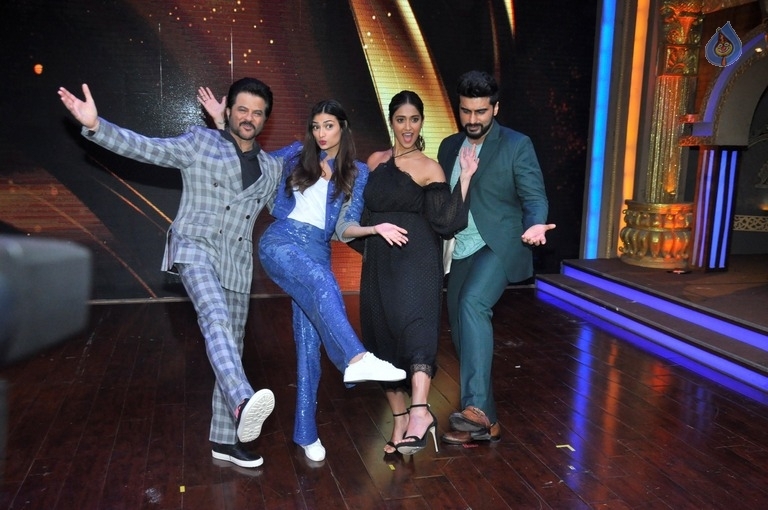 Mubarakan Team at Sabse Bada Kalakar Show - 24 / 27 photos