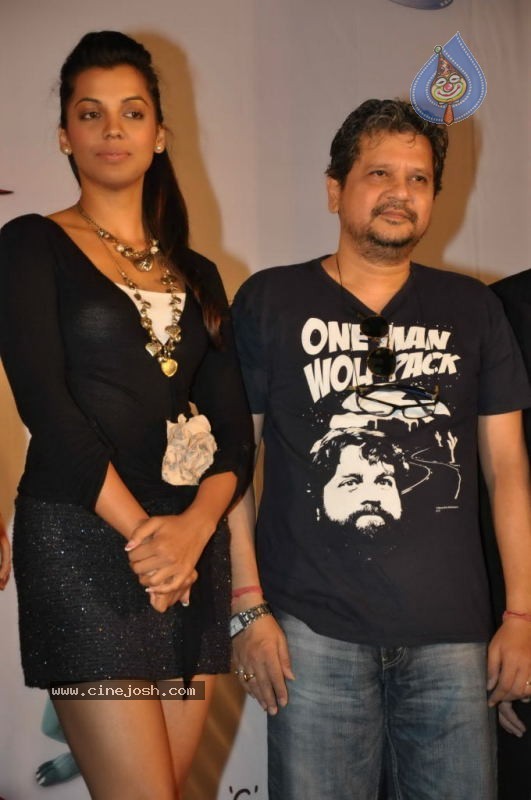 Mugdha Godse And Amole Gupte at Super K Online Premiere Photos - 24 / 39 photos