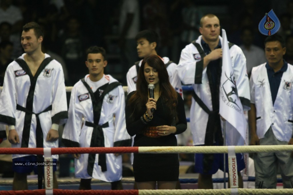 Mumbai Fighters and Bangkok Elephants Match - 19 / 52 photos