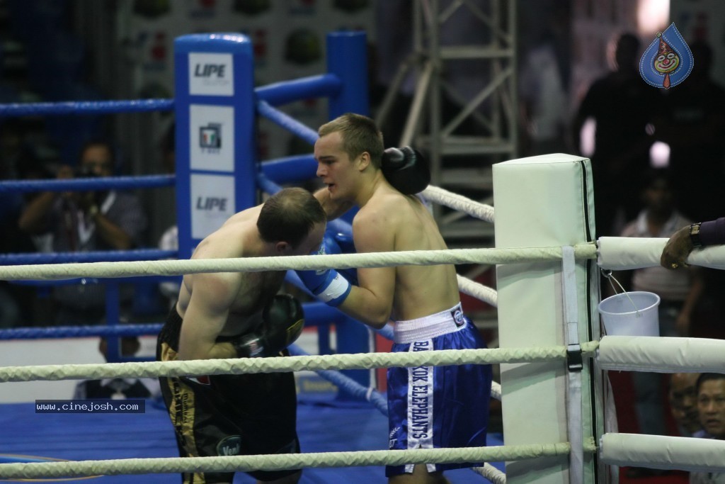 Mumbai Fighters and Bangkok Elephants Match - 47 / 52 photos