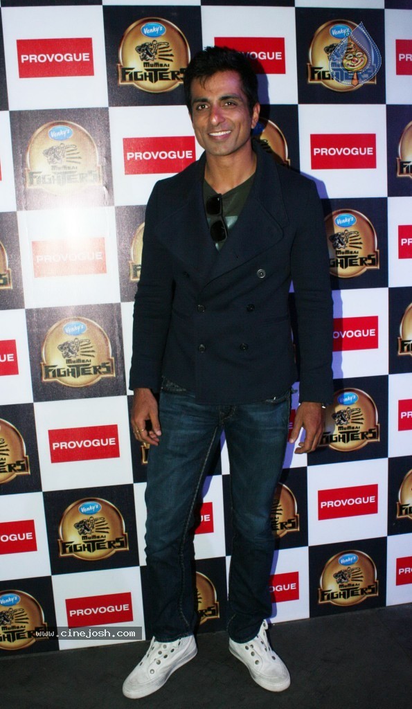 Mumbai Fighters and Bangkok Elephants Match - 52 / 52 photos