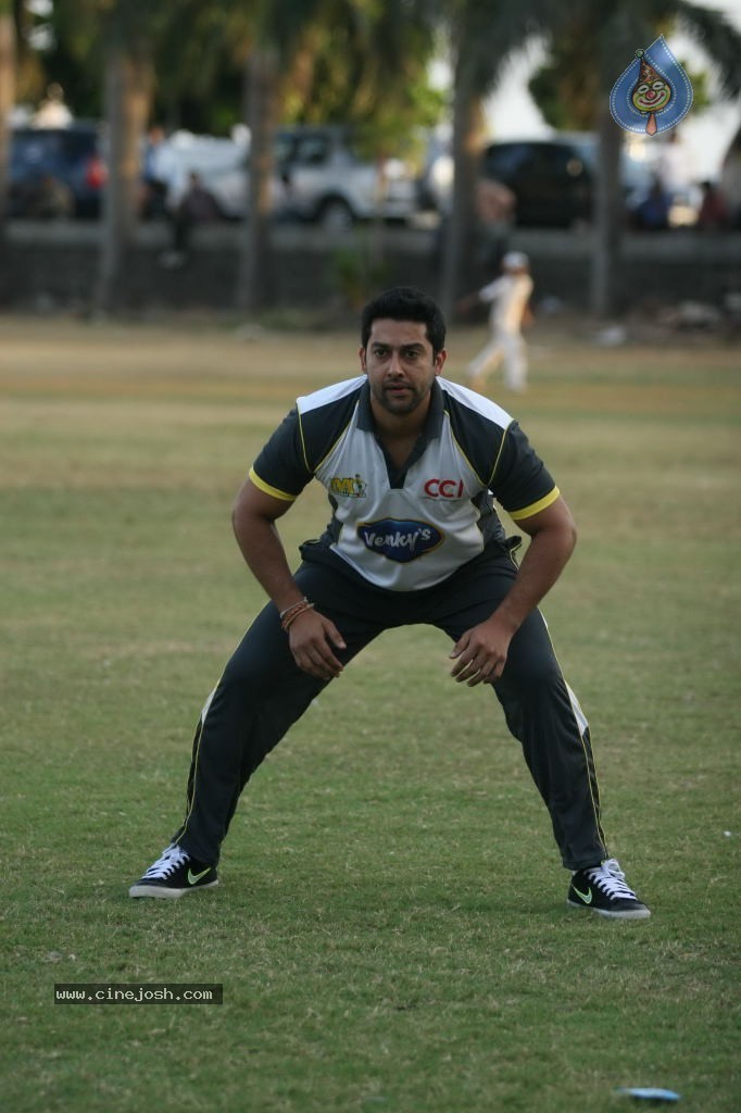 Mumbai Heroes vs Boxyboyz Match for CCL - 89 / 111 photos