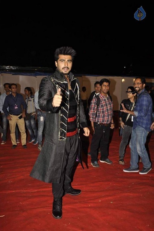Mumbai Police Melawa Umang Red Carpet - 29 / 37 photos