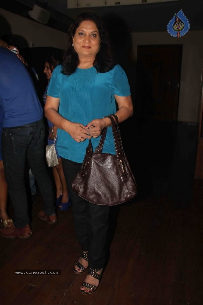 Munisha Khatwani Birthday Party 2011 - 29 / 81 photos