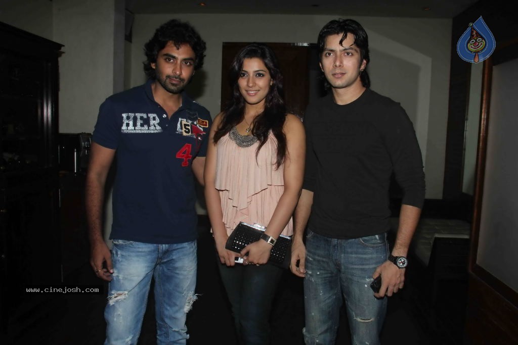 Munisha Khatwani Birthday Party 2011 - 70 / 81 photos