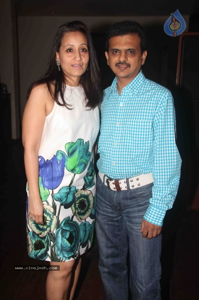 Munisha Khatwani Birthday Party 2011 - 73 / 81 photos