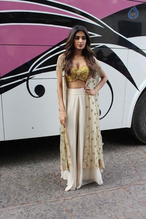 Munna Michael Film Promoting Photos - 20 / 39 photos