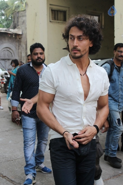 Munna Michael Film Promoting Photos - 35 / 39 photos