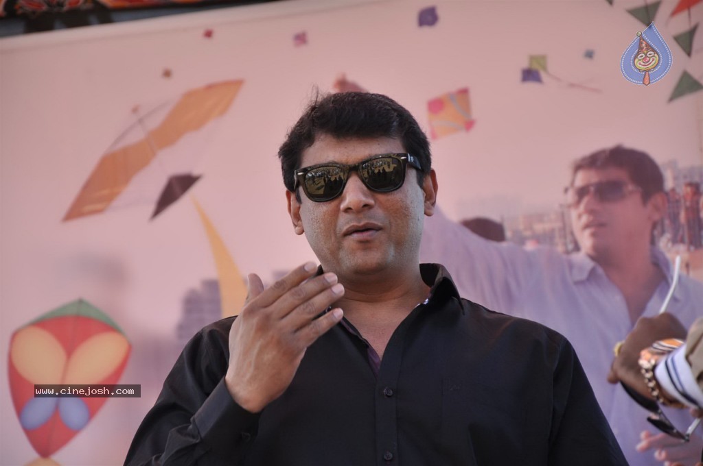 Nagma at Kite Flying Competition  - 30 / 48 photos