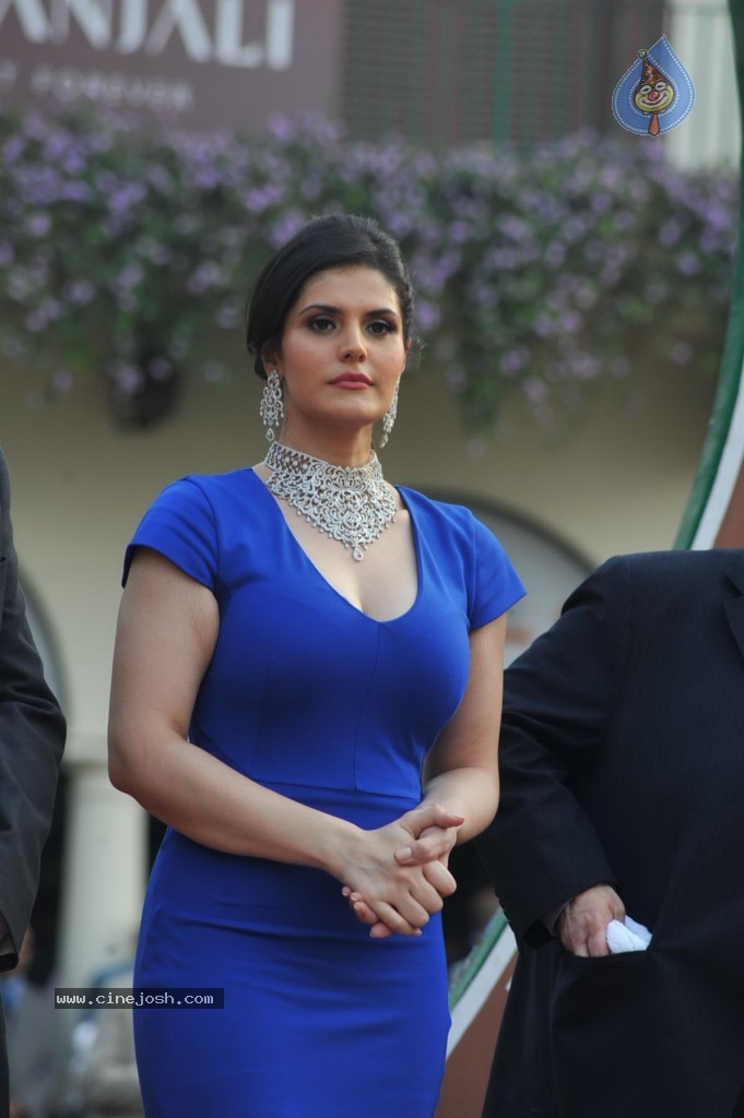 Nakshatra Guineas Race 2012 Event - 12 / 60 photos