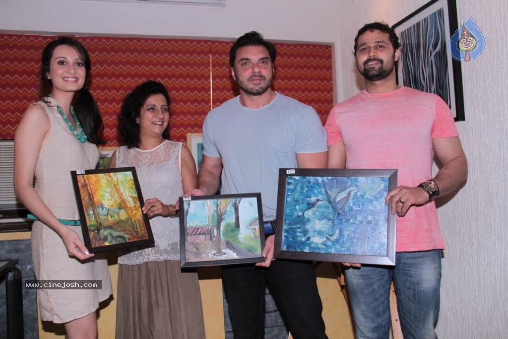 Nandita Desai Art Works Auction Event - 13 / 23 photos