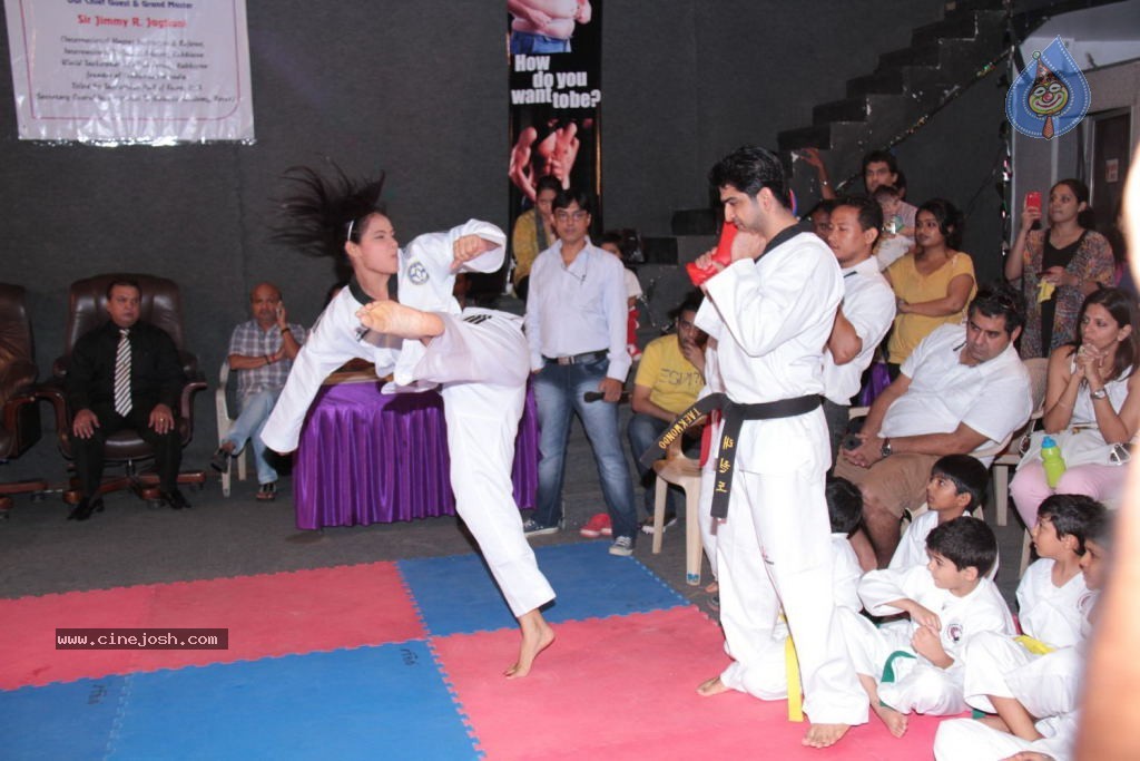 Neetu Chandra at Taekwondo Challenge 2102 Event - 42 / 82 photos