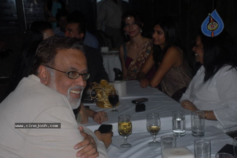 Neetu Chandra, Tanushree Dutta at Apartment film 1st look launch - 30 / 46 photos