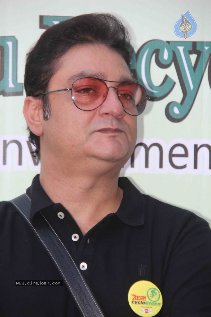 Neha Dhupia at 92.7 FM Cyclogreen Marathon Event - 31 / 40 photos