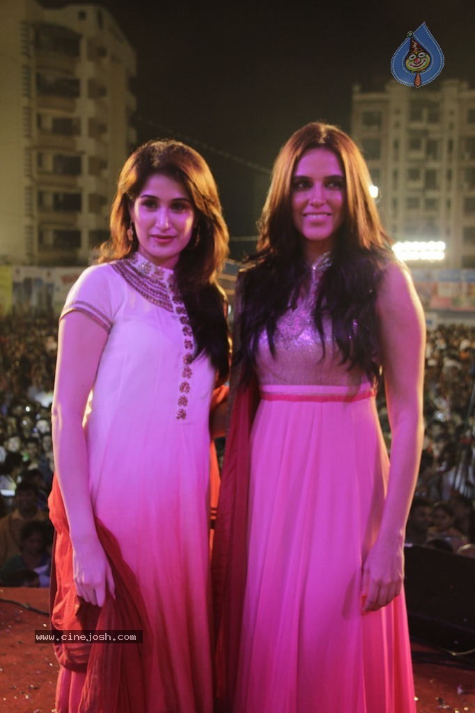 Neha Dhupia Promotes Rush - 24 / 28 photos