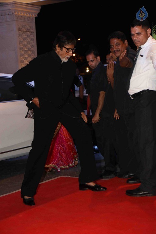 Neil Nitin Mukesh Wedding Reception Photos - 17 / 57 photos