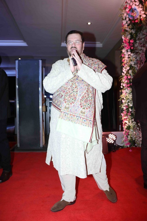 Neil Nitin Mukesh Wedding Reception Photos - 23 / 57 photos