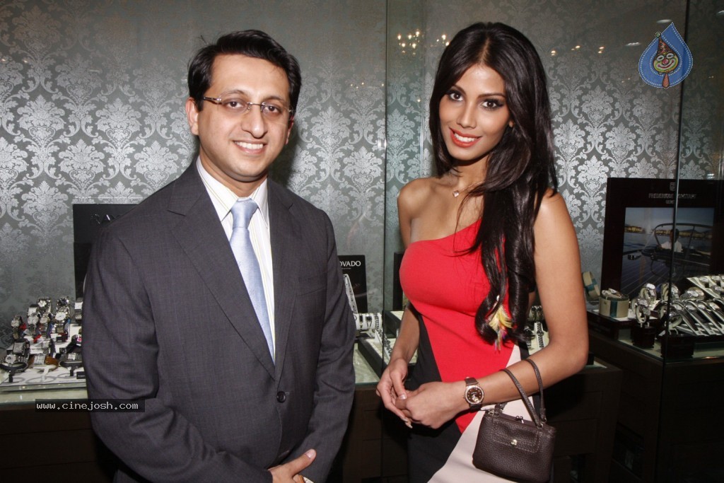 Nicole Faria Launches The Popley La Classic Store - 1 / 30 photos