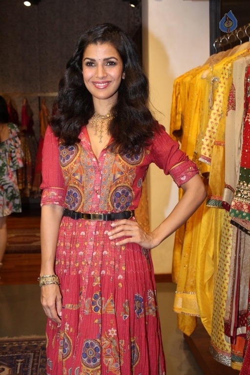 Nimrat Kaur Launches Winter Festive 2017 Collection - 6 / 13 photos