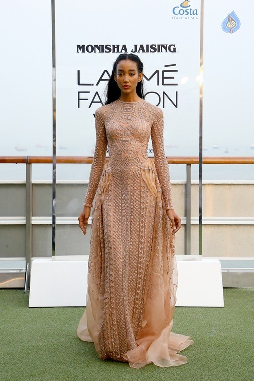 Opening Of Lakme Fashion Week - 36 / 80 photos