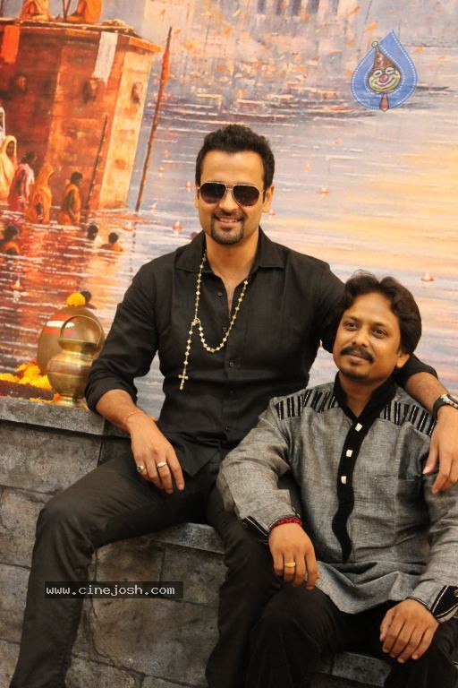 Paramesh Paul Art Exhibition Launch - 12 / 19 photos