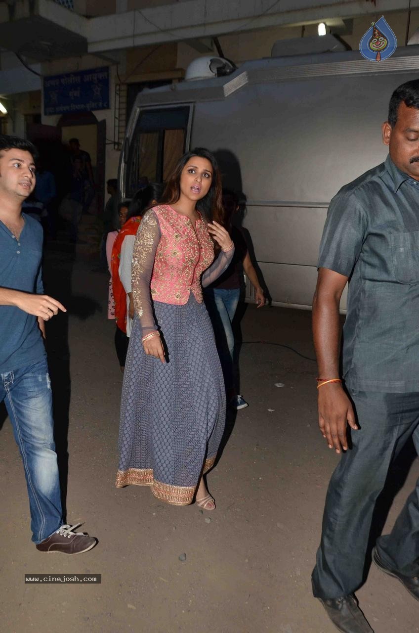 Parineeti Chopra Launches SIYA Fashion Brand - 4 / 44 photos