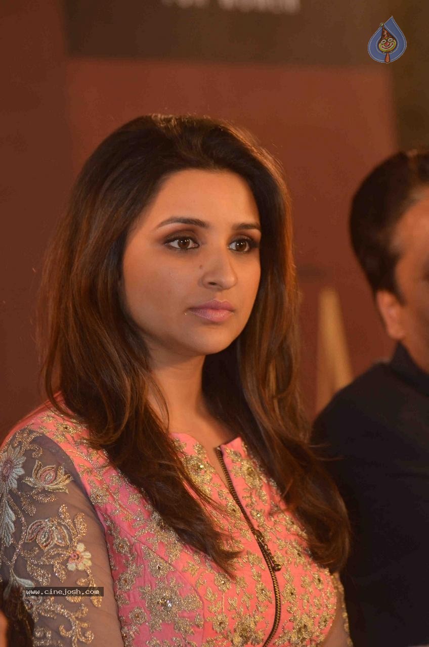 Parineeti Chopra Launches SIYA Fashion Brand - 6 / 44 photos