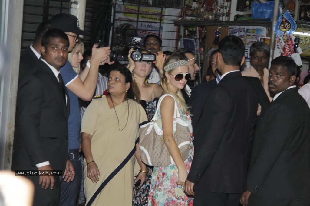 Paris Hilton at Siddhivinayak Temple n Ashray NGO - 20 / 66 photos