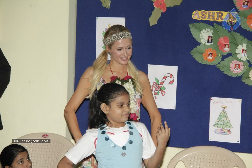 Paris Hilton at Siddhivinayak Temple n Ashray NGO - 25 / 66 photos