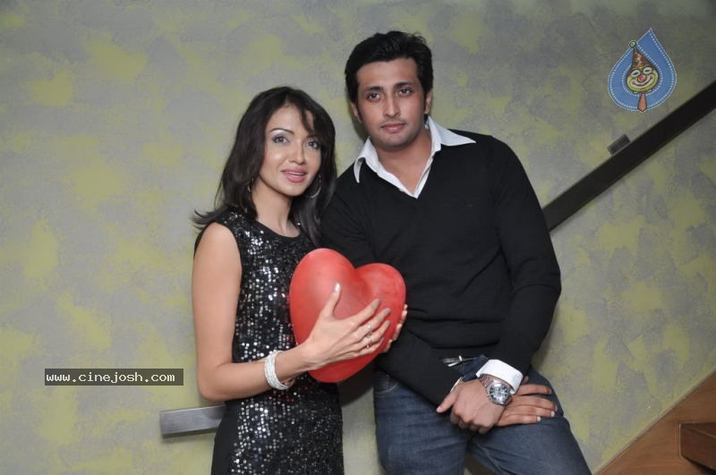 Parul Chaudhary Bday Party - 2 / 44 photos