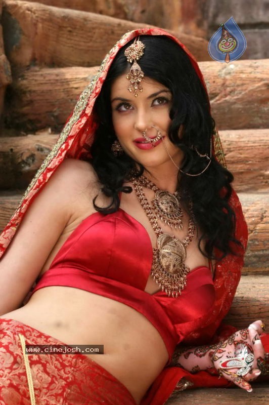 Umair Zafar Collection Photos - 3 / 45 photos